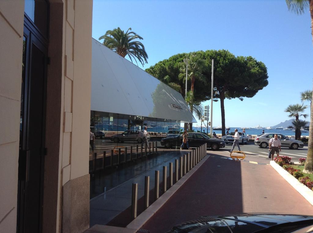 Cannes, Croisette, Palais Miramar Стая снимка